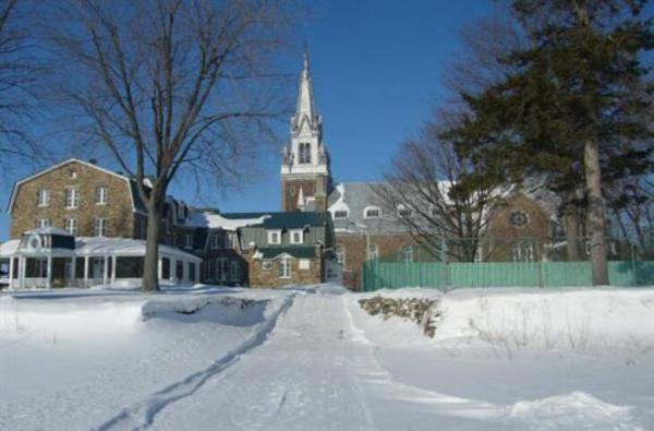 Khóa Solitude Của Hội Xuân Bích Tỉnh Pháp - Canada